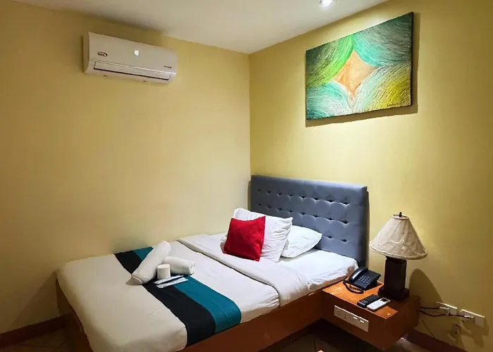 Hotel Comfy Mabini 3*