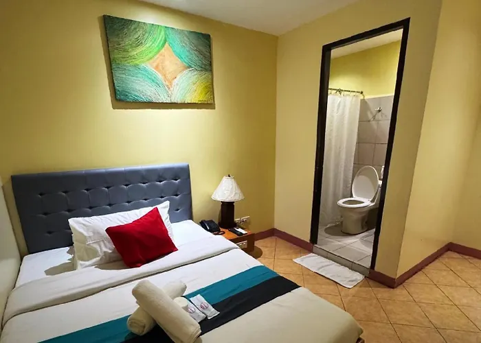 Comfy Mabini Hotel 3*