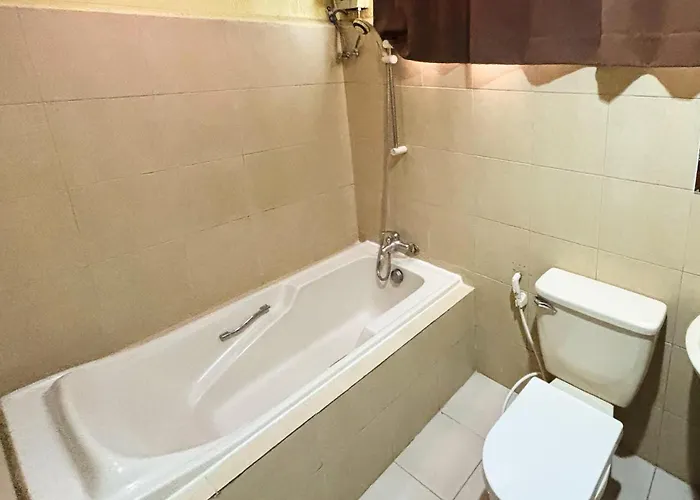 Hotel Comfy Mabini 3*