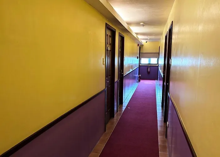 Hotel Comfy Mabini 3*