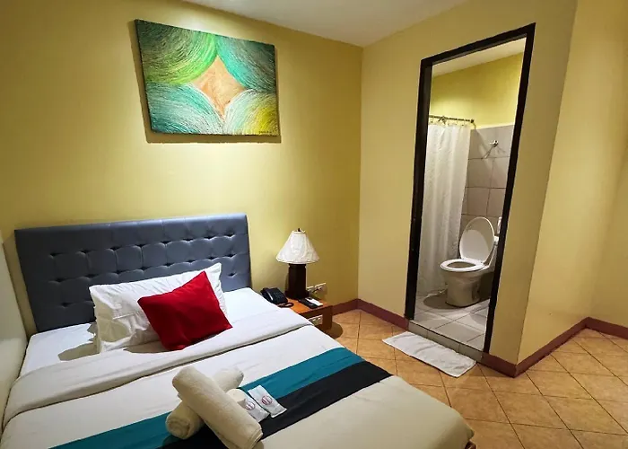 Hotel Comfy Mabini 3*