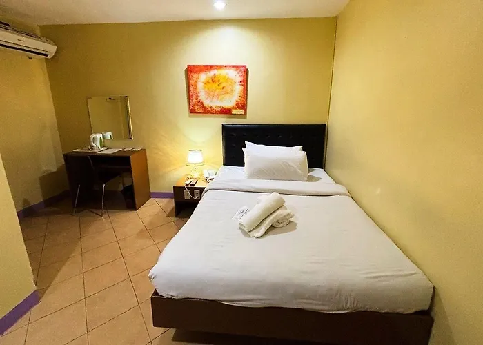 Comfy Mabini Manilla
